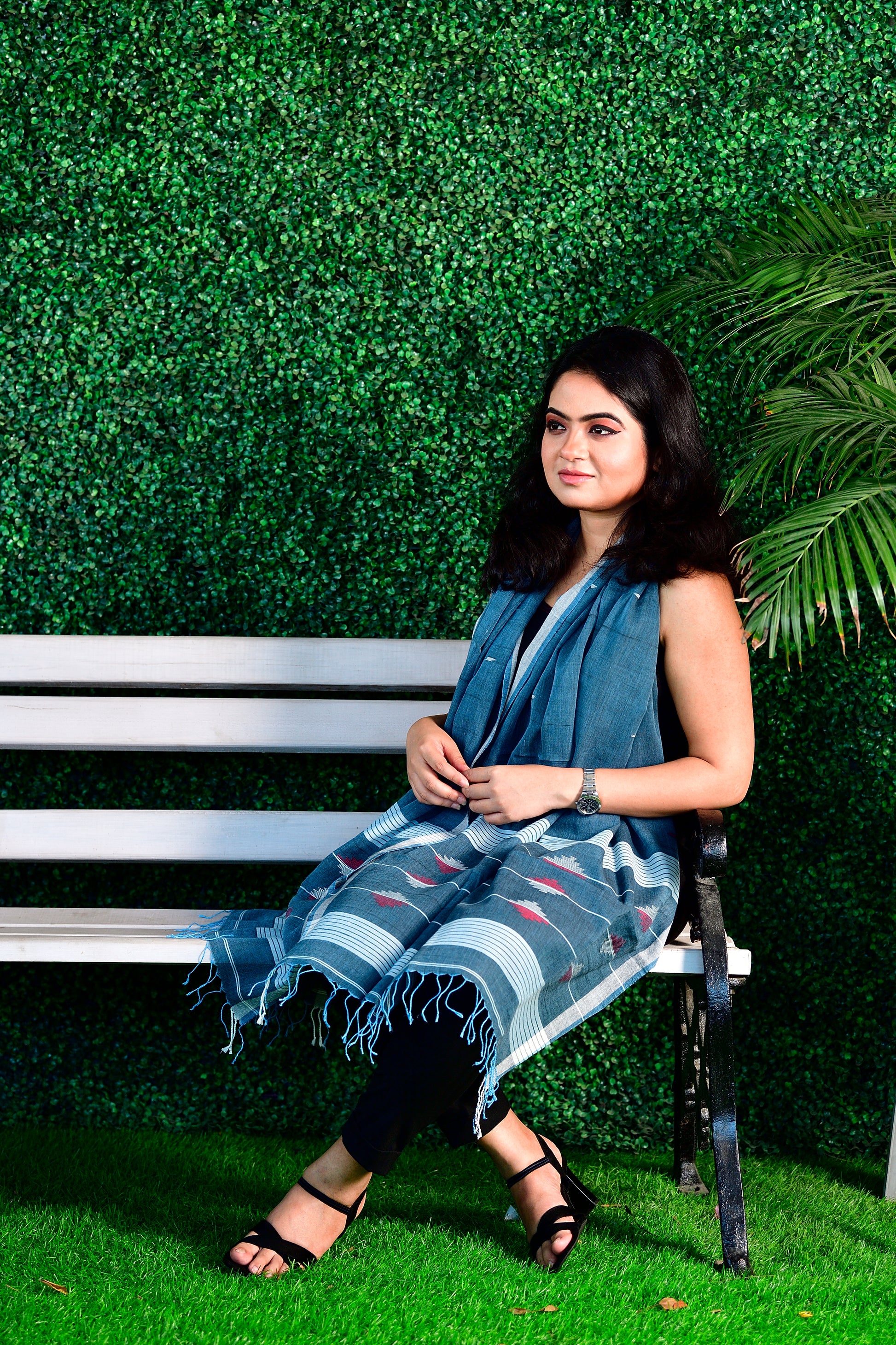 Jamdani stole - teal blue image 2