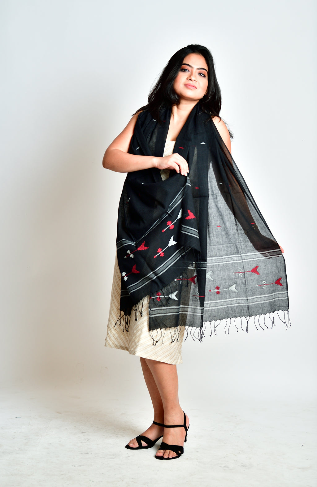 Jamdani stole - black image 3