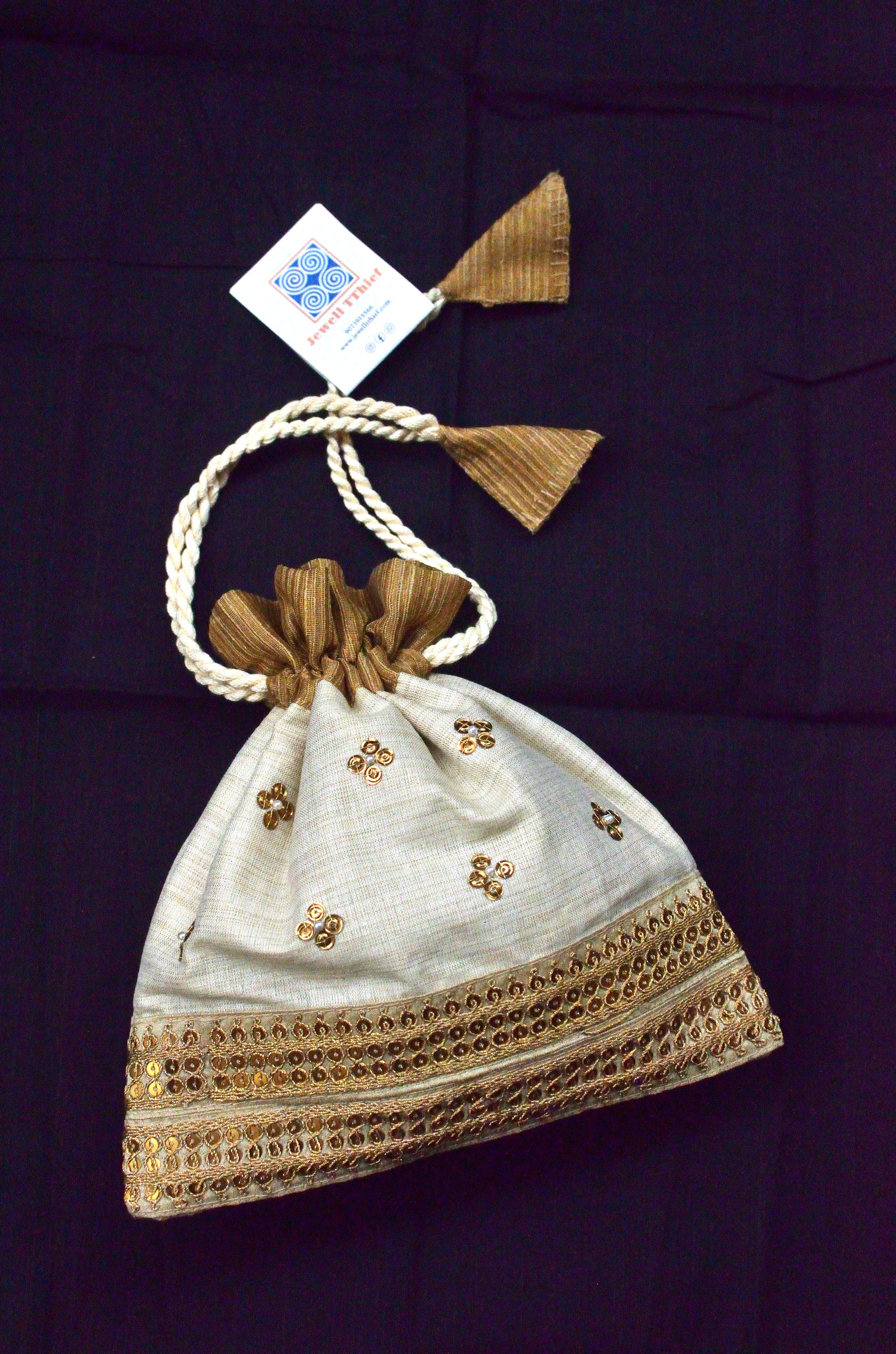 Annapurna - Off while and golden potli image 1